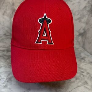 Los Ángeles Team Red Baseball Cap with Embroidered Logo One Size Adjustable